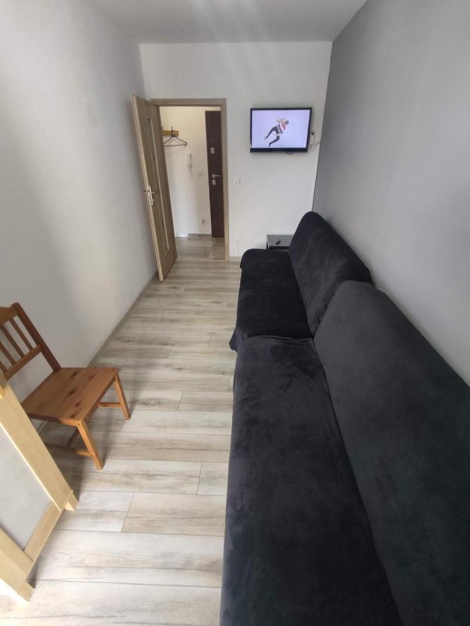 1110 Smialego 39 - Tanie Pokoje W Apartamencie - Samodzielne Zameldowanie - Self Check In 波兹南 外观 照片