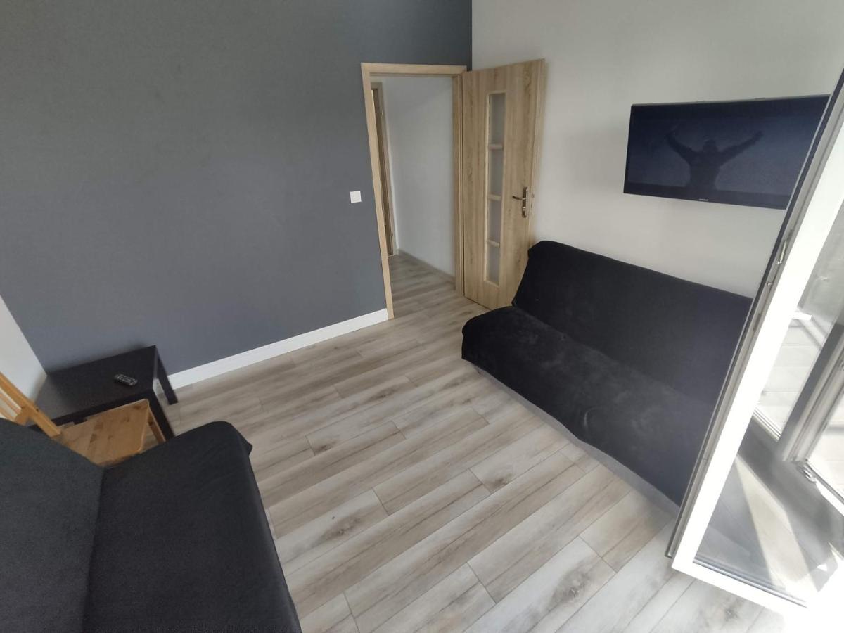 1110 Smialego 39 - Tanie Pokoje W Apartamencie - Samodzielne Zameldowanie - Self Check In 波兹南 外观 照片