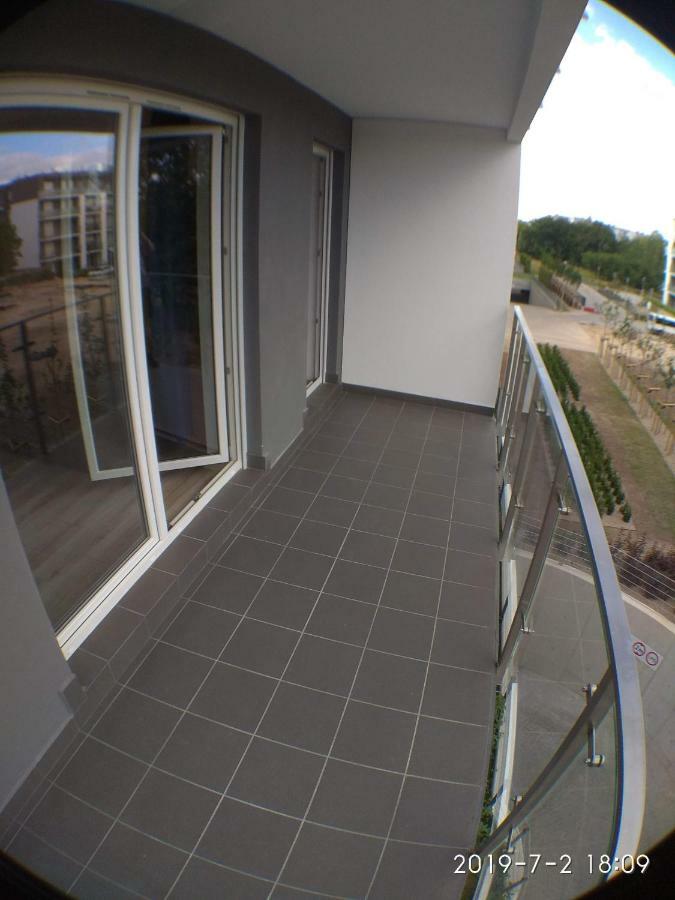 1110 Smialego 39 - Tanie Pokoje W Apartamencie - Samodzielne Zameldowanie - Self Check In 波兹南 外观 照片