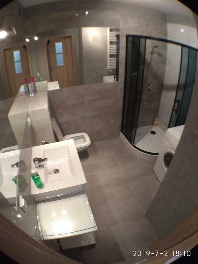 1110 Smialego 39 - Tanie Pokoje W Apartamencie - Samodzielne Zameldowanie - Self Check In 波兹南 外观 照片