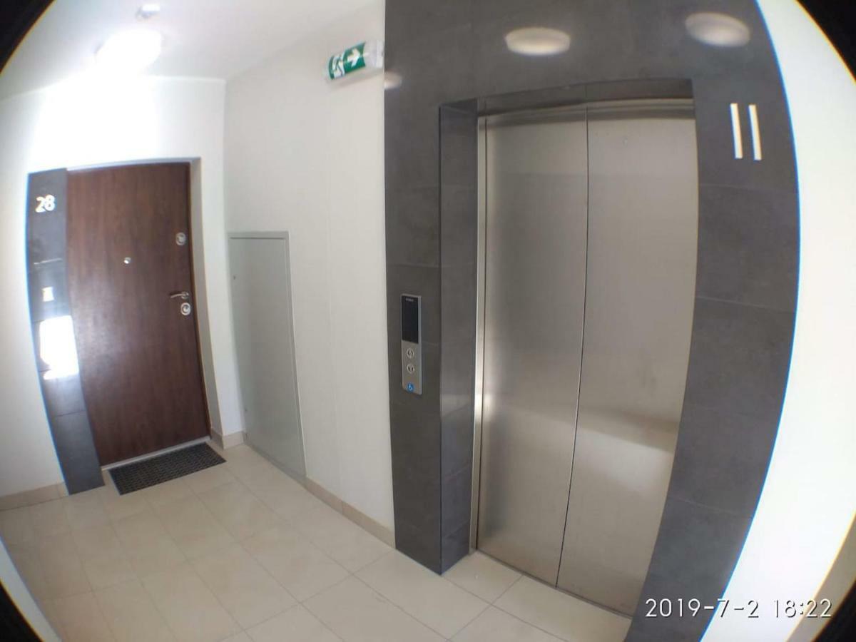 1110 Smialego 39 - Tanie Pokoje W Apartamencie - Samodzielne Zameldowanie - Self Check In 波兹南 外观 照片