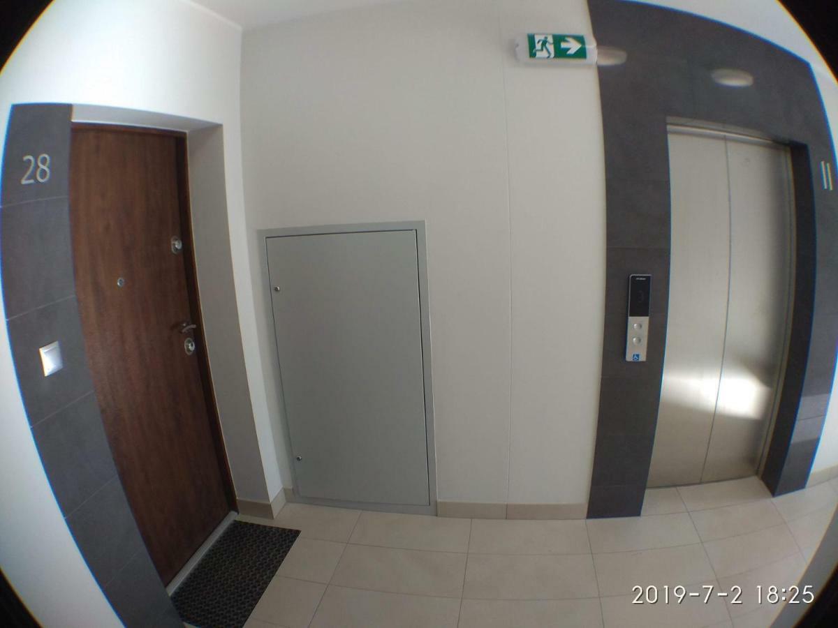 1110 Smialego 39 - Tanie Pokoje W Apartamencie - Samodzielne Zameldowanie - Self Check In 波兹南 外观 照片